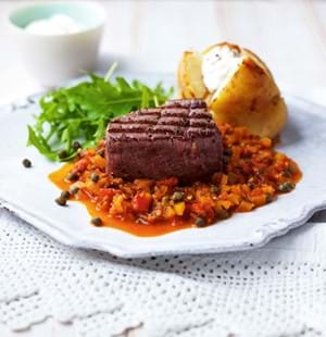 Steaks with Tomato and Pepper Sauce